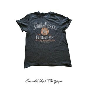 Women's smith and wesson T-shirt, med. Preshrunk Free shipping